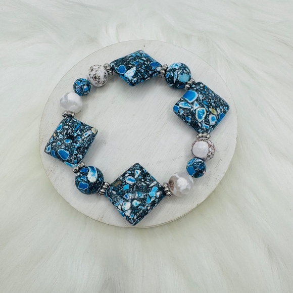 Square Beaded Geometric Unique Design Bracelets in light Blue theme - Picture 2 of 6